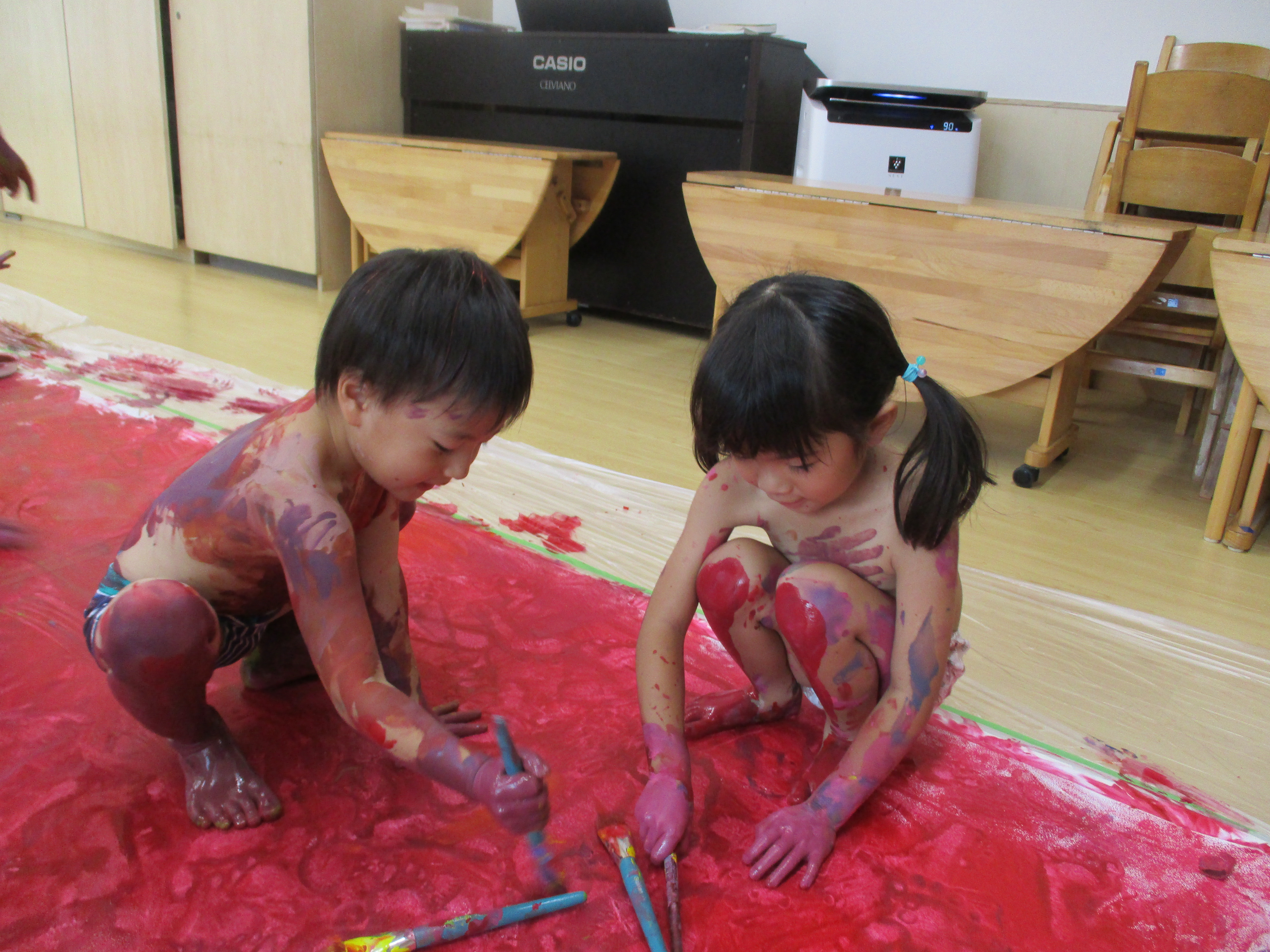 園児　ボディペンティング ボディーペインティング（4歳児） | 神奈川県横浜市のよこはま夢保育園