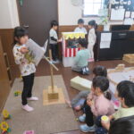 4歳児　ステージを作りました！