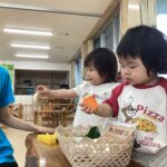 野菜に触ったよ！(１歳児)