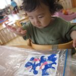 絵の具ムニムニ(０歳児）