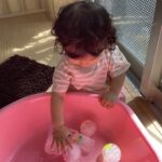 氷あそび(０歳児)