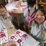 ９月　絵の具遊び（４歳児）